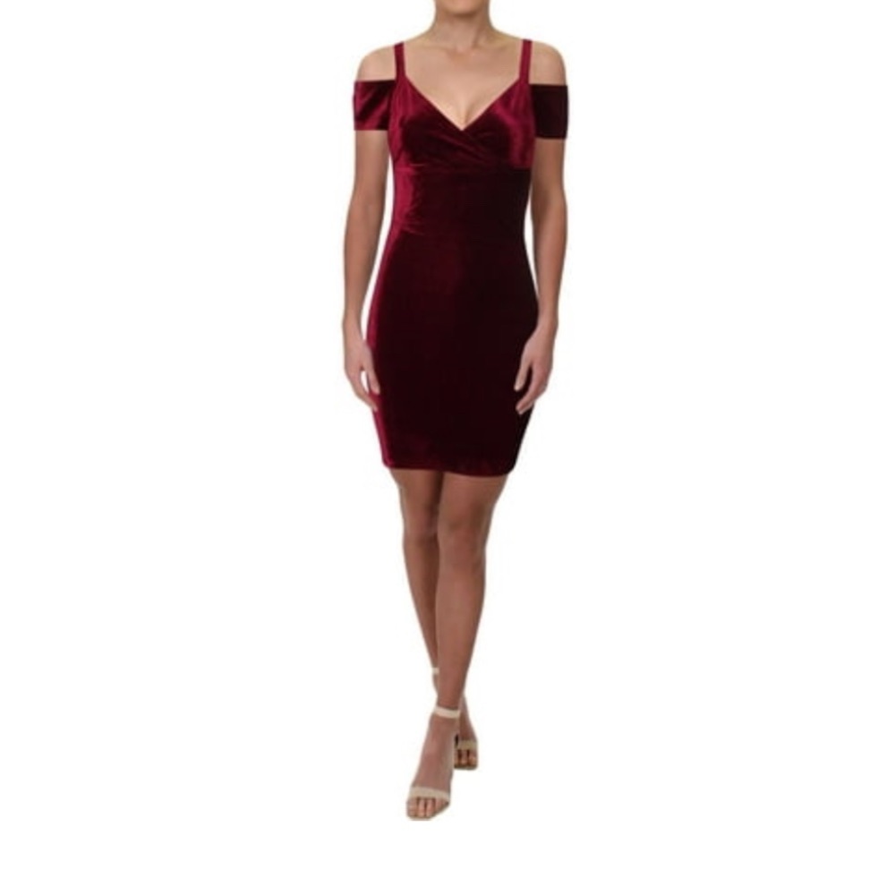 Guess Womens Velvet Ribbed Cocktail Dress Color Wine Size 8 NEW